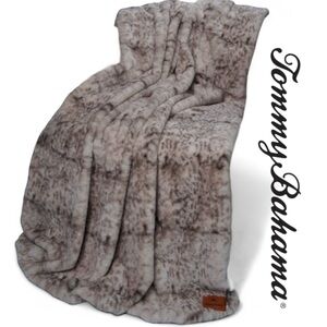 Tommy Bahama Novelty Throw Collection, Oversized Snow Tipped Faux Fur Throw, NEW